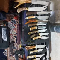 کاردوچاقو دست سازمعاوضه باگوشی لمسی دارم