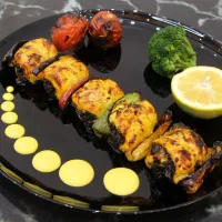 به نیروی کار نیازمندیم(خانوم)