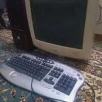 یک عدد کامپیوتر قدیمی کاملا سالم به شرط