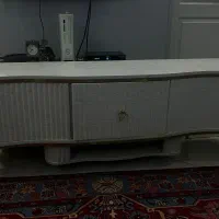 میز تلوزیون کاملا سالم بدون ایراد تمام ام دی اف