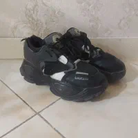 کتونی و کفش زنانه
