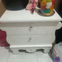 دو عدد پاتختی ومیزچرخ