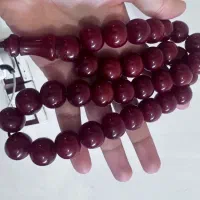دو تا تسبیح یکی کهربا و سندلوس