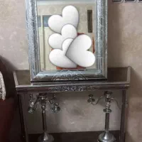 آینه و شمعدان ، میز ندارد