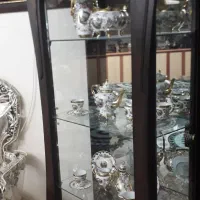 ویترین چوبی داخل آینه دار