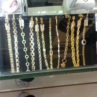 ب یک فروشنده خانم