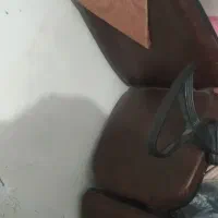 صندلی سالن ارایشی در حد نو