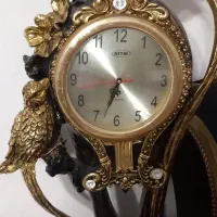 ساعت ایستاده طلایی