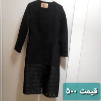 تعدادی مانتو ولباس دخترانه وزنانه در حده نو وتمیز