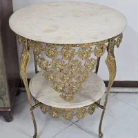 میز برنجی سنگین