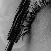استخدام مژه کار