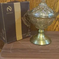 شکلات خوری با پایه فلزی