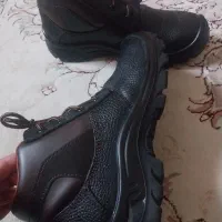 کفش کار ایمن کاملا نو