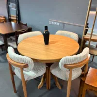 میز ناهارخوری گرد