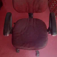 صندلی گردان،میز تلفن،ساعت دیواری