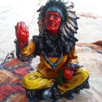 مجسمه سرخپوست و چگوارا