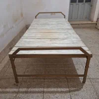 ۲ عدد تخت خواب آهنی ۱ نفره دانه ۴میلیون۲میز آهنی