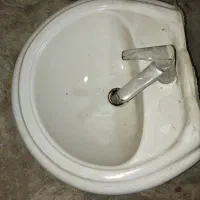 روشویی پایه دار