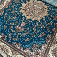 یک  فرش ۹متری ۷۰۰شانه هیوا فرش