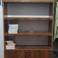 کتابخانه ایستاده