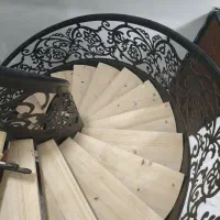 کلبه چوبی پله چوبی