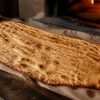 به یک شاطر سنگک دائمی با حقوق بالا و بیمه