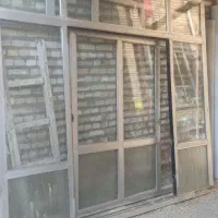 دو عدد پنجره آلومینیوم بزرگ
