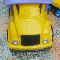 کامیون اسباب بازی بچه