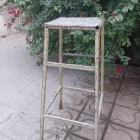 چهار پایه فلزی آهنی محکم