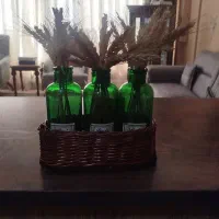 سه عددشیشه باسبد