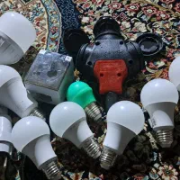 فروش تعدادی لامپ و ۳ راهی و فیوز