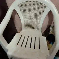 صندلی پلاستیکی سفید