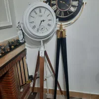 ساعت پایه دار