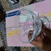 تعدادی ظرف ، سشوار ، تی زمین شو