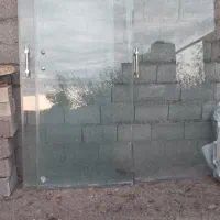 شیشه سکوریت با دستگیره و قفل