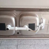 سینک نصب شده روی صفحه