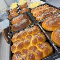 انواع نان و کیک و شیرینی خانگی