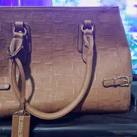 یک عدد کیف در چهار خانه