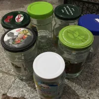 دبه ماست و شیشه خالی