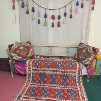 دو عدد پشتی و یکعدد رو فرشی سنتی