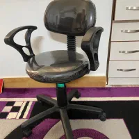 صندلی گردان نو و سالم