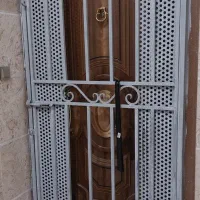 محافظ درب آپارتمان