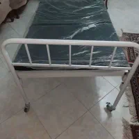 تخت سه شکن