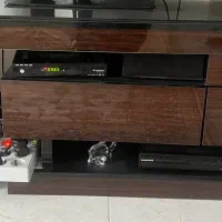 میز تلویزیون کاملا نو سالم تمیز ام دی اف