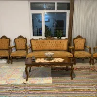 مبل و میز نهار خوری