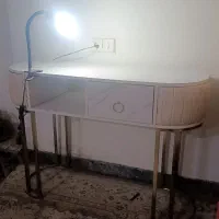 میز ناخن با شلف