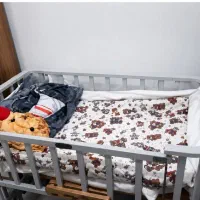 تخت و گهواره کنار مادر در حدنو