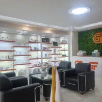 کارمند فروش تلفنی