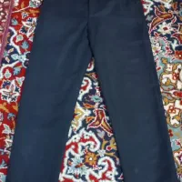 شلوار مدرسه راهنمایی و یه جفت کفش ورزشی