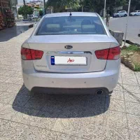 ماشین سراتو نقره ای ۲۰۱۰ وارداتی ۲۰۰۰ فروش فوری